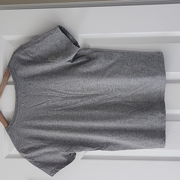 Threads 4 Thoughts Organic Cotton V Neck Tee in Light Grey Size Small - Picture 6 of 6